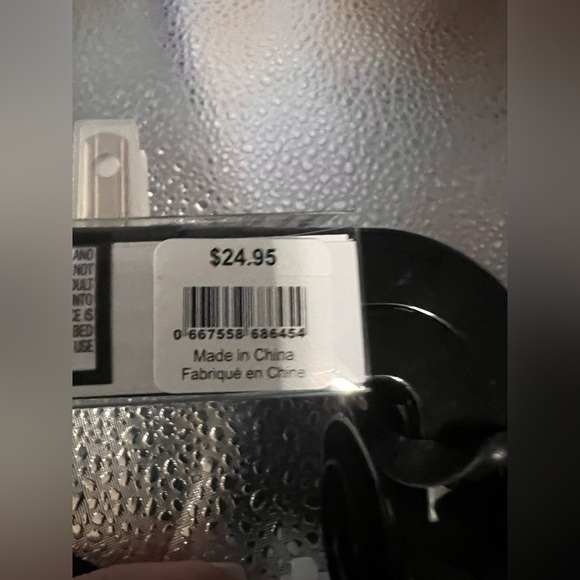 Bath & Body Works Ghostly Goblet Projector W/ 1 Wallflowers Fragrance Plug In - Picture 10 of 11